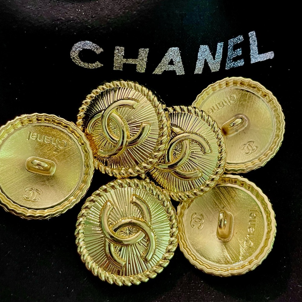 (6 per set) CC logo style reproduction bright gold textured metal…